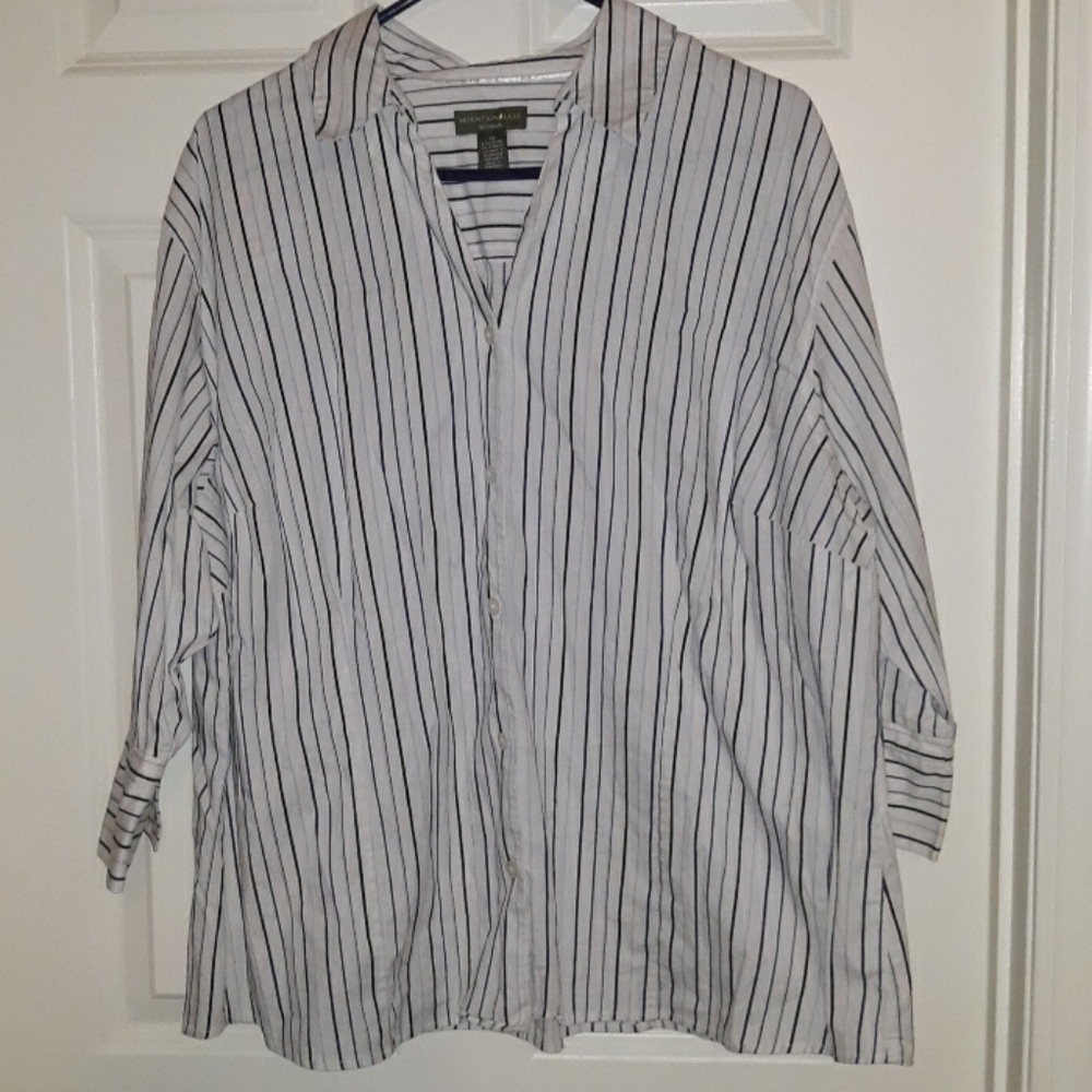 2x button down shirt